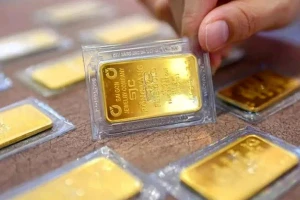 Giá vàng hôm nay 19/6 trong nước ổn định ở mức cao, thế giới giảm nhẹ