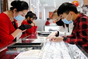 Giá vàng hôm nay 2/9 duy trì ổn định ở mức cao, vàng nhẫn trên đà tăng mạnh