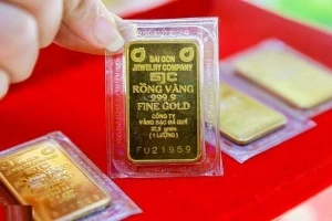 Giá vàng ngày đầu tháng 1/8 giảm 300 ngàn đồng/lượng
