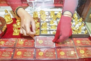 Giá vàng hôm nay 25/10 lại đảo chiều giảm 1 triệu đồng/lượng, thế giới vẫn giảm