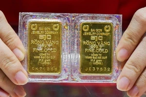Giá vàng ngày đầu tuần 28/7 trong nước ổn định ở mức cao, thế giới đi ngang
