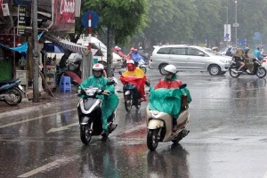 Thời tiết hôm nay 15/5: Bắc Bộ mưa rào và dông rải rác, Nam Bộ mưa rào vài nơi