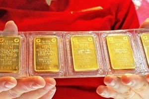 Giá vàng hôm nay 5/11 đảo chiều giảm 800 ngàn đồng, thế giới trượt mốc 4.000 USD