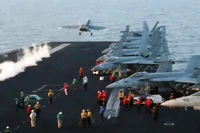 Vén màn bí mật tuần dương hạm Mỹ bắn hạ tiêm kích F-18