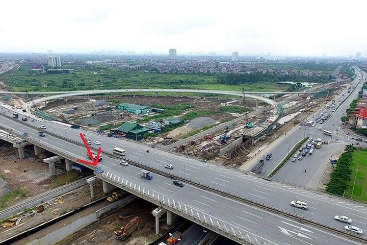 Cư dân mạng tố “bẫy thiết kế” khiến ô tô rơi xuống cầu Thanh Trì