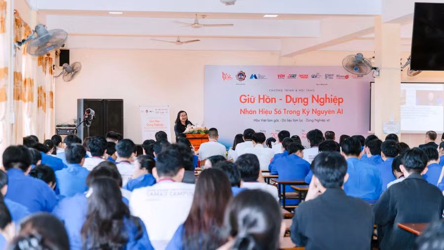 Hội thảo thu hút đông sinh viên tham gia.