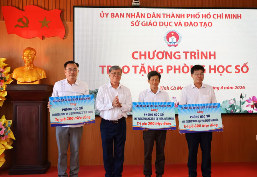 Các trường học tiếp nhận phòng học số.