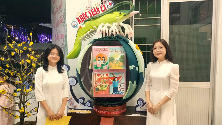 Tờ Báo tường học đường đạt giải A của Trường THPT Phú Hưng.