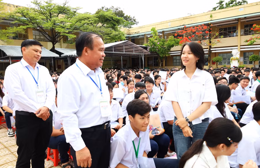dong-vien-thi-sinh-1.jpg