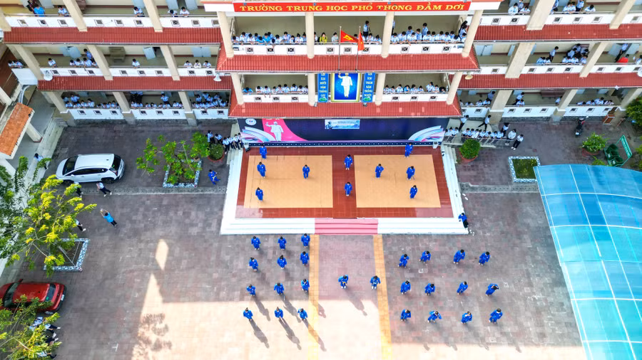 Buổi sinh hoạt CLB Võ thuật tại Trường THPT Đầm Dơi.