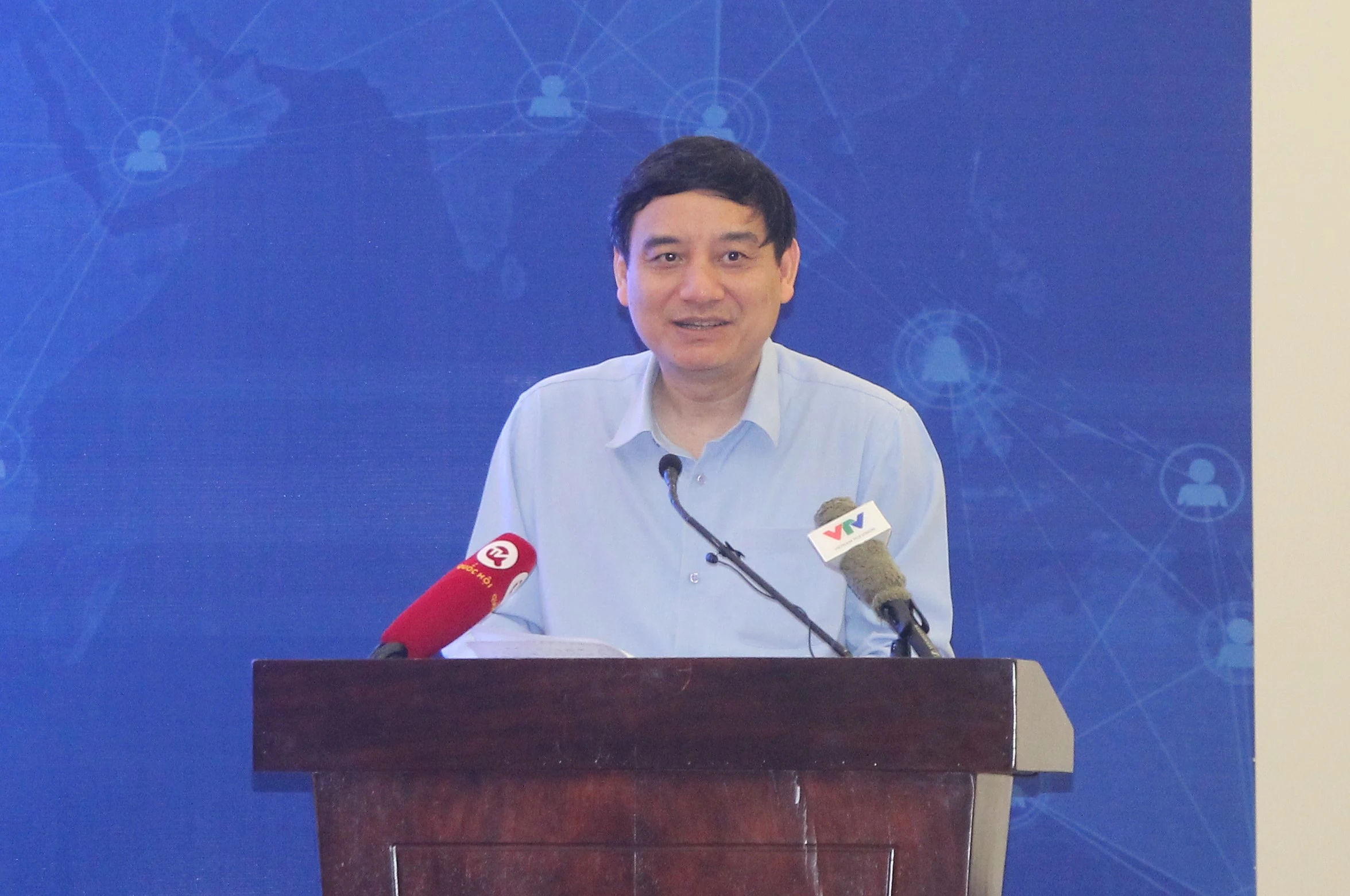 Ông Nguyễn Đắc Vinh, Chủ nhiệm Ủy ban Văn hóa, Giáo dục của Quốc hội chia sẻ nhiều vấn đề tâm huyết tại hội nghị.