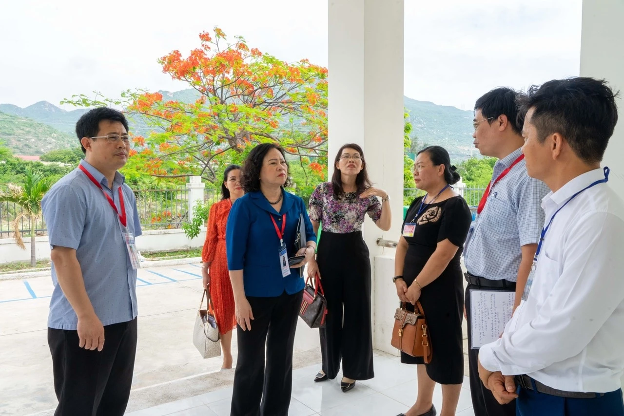 Đoàn công tác của Bộ GD&amp;ĐT đã có buổi kiểm tra công tác chuẩn bị cho kỳ thi tốt nghiệp THPT 2023 ở nhiều điểm trường tại Ninh Thuận.