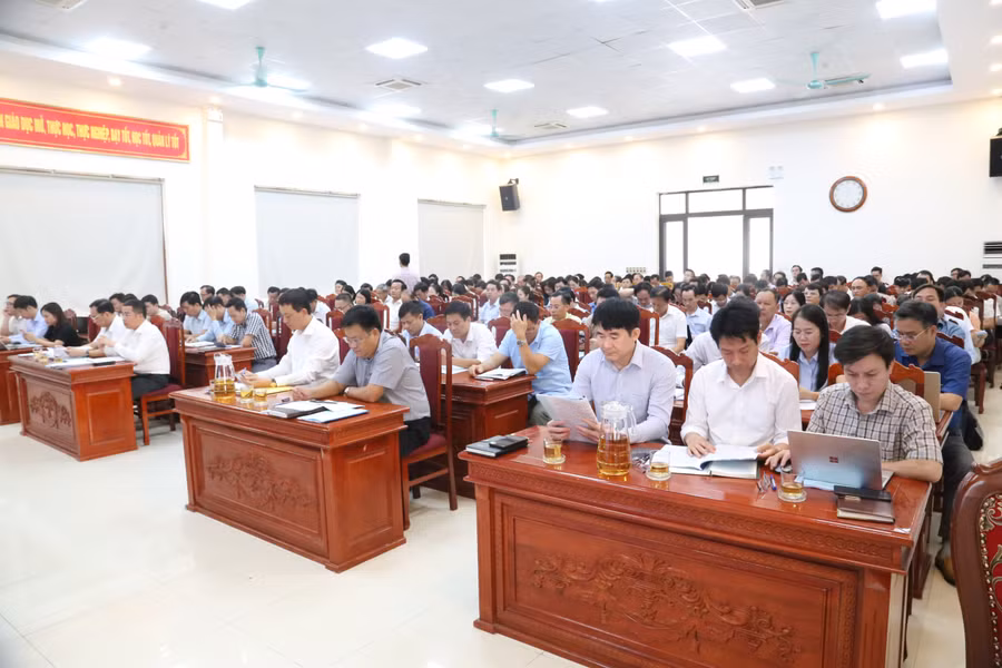 hoi-nghi-1.jpg