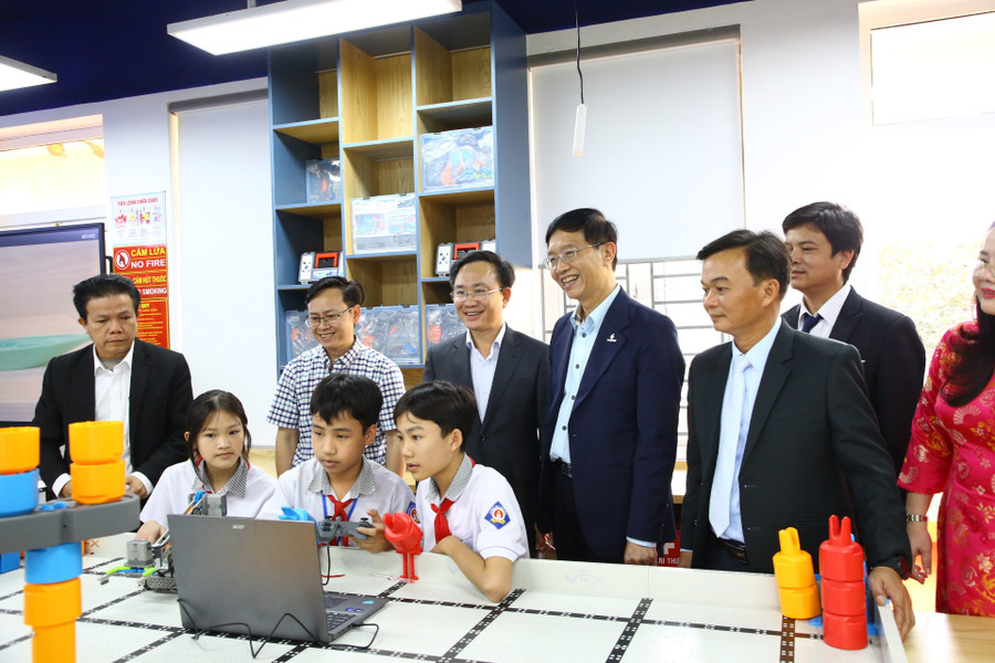 Các phòng STEM tạo không gian cho học sinh được nghiên cứu học tập, trải nghiệm. Ảnh: CS