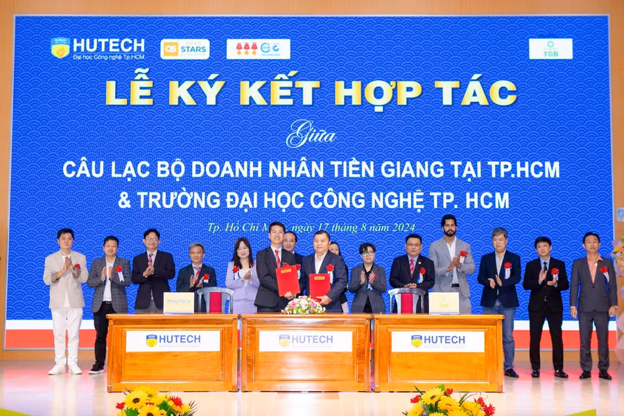 hon-3500-vi-tri-viec-lam-cho-sinh-vien-nam-cuoi-tai-huetch-tech-show-2024.12.jpg