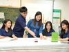 Cô trò Trường THCS-THPT Ban Mai (Hà Nội).