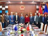 Bộ trưởng Nguyễn Kim Sơn, Đại sứ Julien Guerier và đại diện Bộ GD&ĐT, Phái đoàn EU tại Việt Nam. 