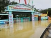Trường học tại TP Huế ngập sâu trong nước. Ảnh: Đại Dương.