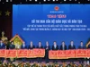Bộ trưởng Nguyễn Kim Sơn trao cờ thi đua cho các tập thể có thành tích xuất sắc trong giáo dục và đào tạo giai đoạn 2020 - 2025.