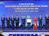 Thủ tướng Phạm Minh Chính trao quyết định về việc chuyển Trường Đại học Phenikaa thành Đại học Phenikaa - Ảnh: VGP/Nhật Bắc.
