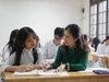 Cô trò Trường THPT Phan Đình Phùng (Hà Nội). Ảnh: Xuân Phú.