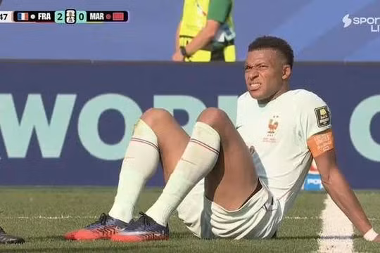 Mbappe tập tễnh rời sân khi Pháp vào bán kết World Cup 2026 