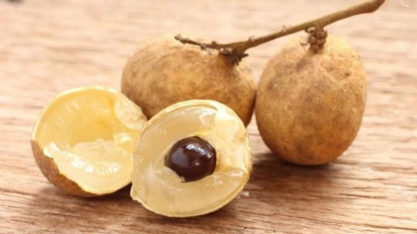 Bé 2 tuổi tử vong do hóc hạt nhãn