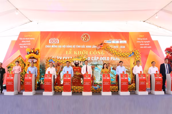 Lãnh đạo tỉnh Bắc Ninh cùng các đại biểu thực hiện nghi thức khởi công dự án.