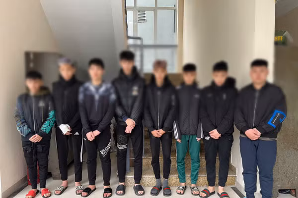 Nhóm người trong vụ gây rối tại hầm Kim Liên.