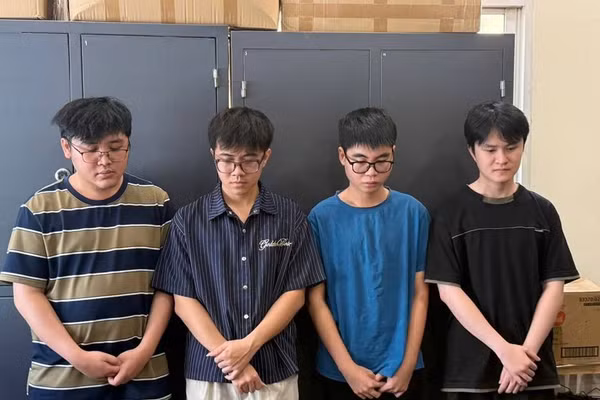 Nhóm bị can bị khởi tố liên quan đến xâm phạm quyền tác giả, quyền liên quan (Ảnh CAHN). 