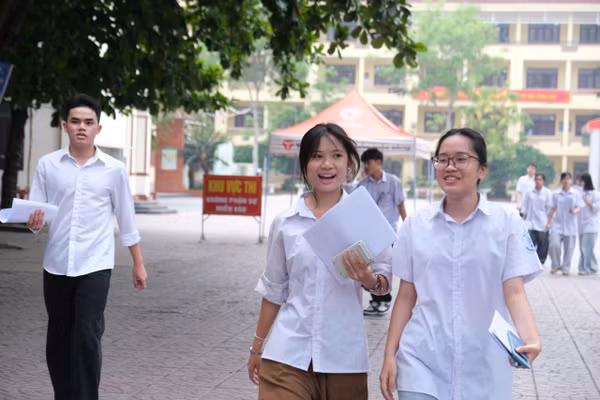 Thí sinh tại Điểm thi Trường THPT Chuyên Bắc Ninh.