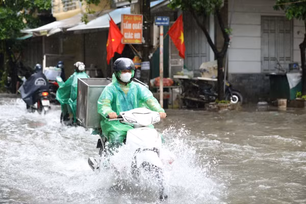 Dự báo đêm 28 đến chiều tối 30/9, Hà Nội có mưa vừa, mưa to đến rất to và dông.