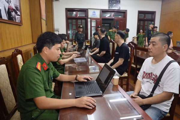 Các đối tượng truy nã quốc tế tại cơ quan công an.