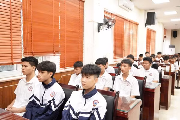 Nhóm học sinh Trường THCS Đại Yên liên quan vụ việc.