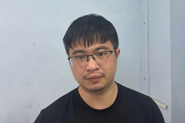 Bị can Phó Đức Nam (TikToker Mr Pips) tại cơ quan điều tra. Ảnh: CAHN