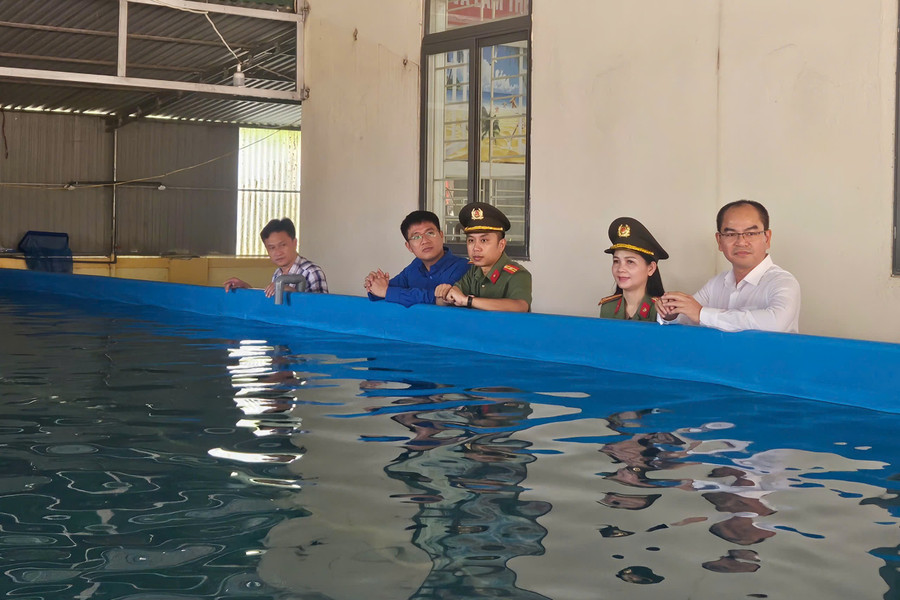 Khánh thành công trình "Bể bơi cho em" tại Trường Tiểu học Cẩm Thành. 33.jpg