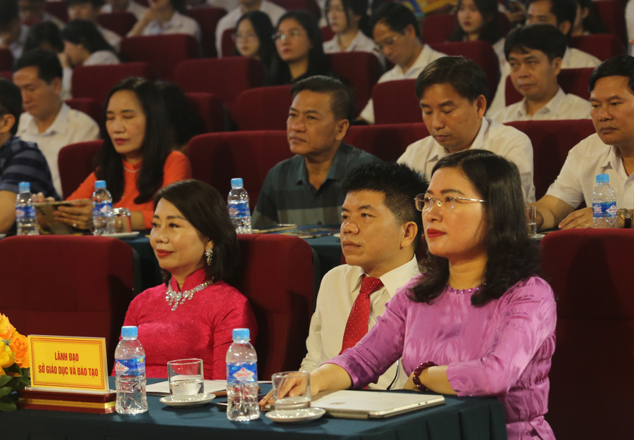 Các đại biểu tham dự buổi Lễ. 22.jpg