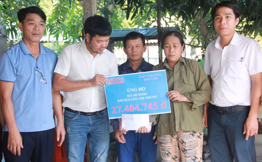 Tấm lòng bạn đọc báo GD&TĐ dành cho em Nguyễn Thị Nhung.