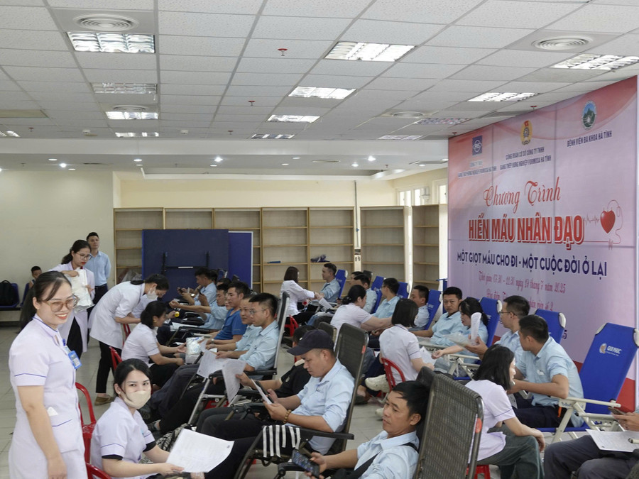 Chương trình thu hút nhiều cán bộ nhân viên Công ty Formosa Hà Tĩnh tham gia hiến máu tình nguyện. 655e521953b4e5eabca5.jpg