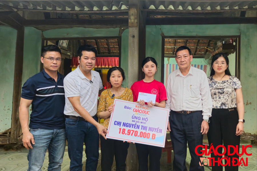 Báo GD&TĐ trao quà bạn đọc tới 3 chị em mồ côi bố, mẹ lâm bệnh nặng