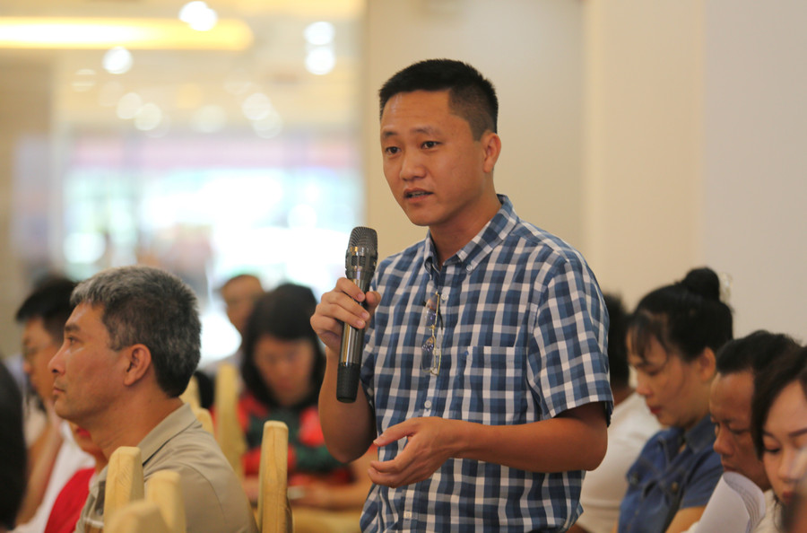 Ông Đặng Minh Cương - Phóng viên thường trú ở địa bàn tỉnh Quảng Ninh thông tin về hoạt động phát hành trên địa bàn. 4i7a0823.jpg