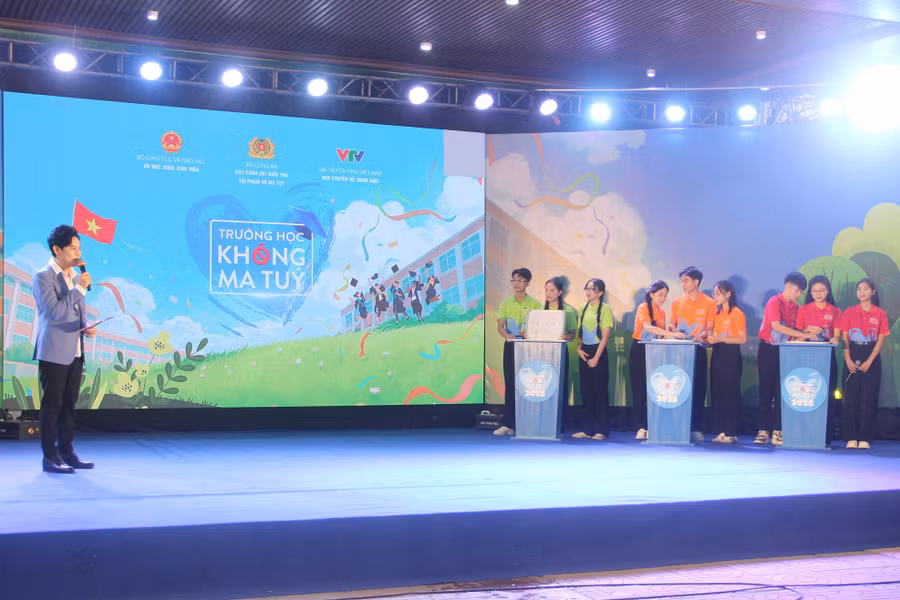 Cuộc thi "Trường học không ma túy" dành cho học sinh THPT ở Hà Tĩnh.