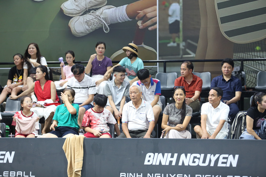 Từ các khán đài chính 12-4489.jpg