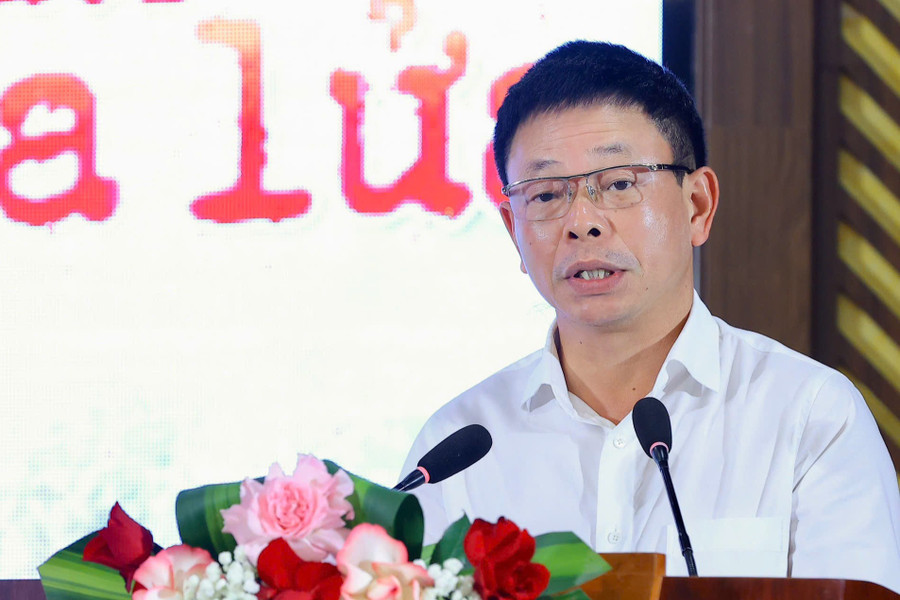 Nhà báo Phùng Công Sưởng, Tổng Biên tập Báo Tiền Phong phát biểu tại tọa đàm. b5ea47295b79d2278b68.jpg