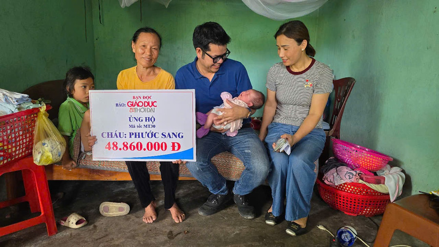 Các tấm lòng hảo tâm đã chung tay ủng hộ gia đình bé Phước Sang với số tiền hơn 48 triệu đồng.