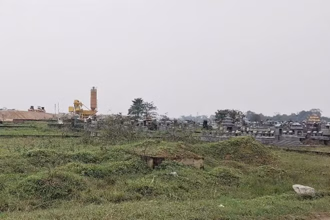Khu vực nghĩa trang thôn Nhân Hòa. (Ảnh:T.T)