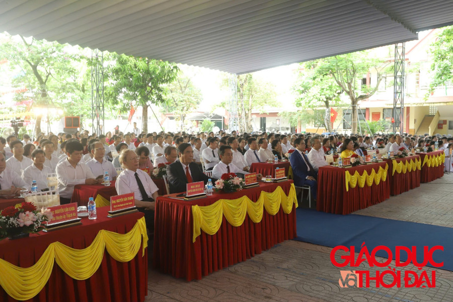 Các đại biểu tham dự tại buổi lễ. z6587224461630-f5c12c72cc5ab6cba7c514e64f630cb2-4232.jpg