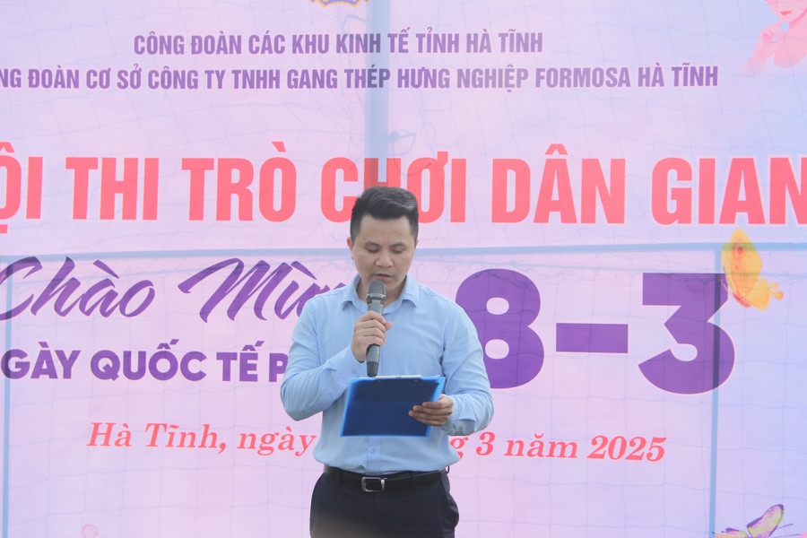Phát biểu tại Hội thị, ông Hồ Sỹ Quốc - Chủ tịch Công đoàn Công ty FHS cho biết, đây là hoạt động ý nghĩa nhằm tri ân hơn 500 nữ lao động của công ty. img-3126.jpg