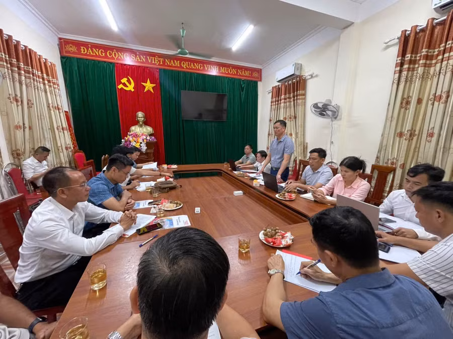 Toàn cảnh buổi làm việc.