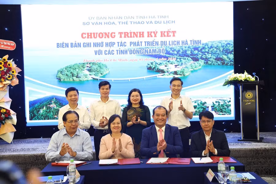 Hà Tĩnh ký kết hợp tác với du lịch các tỉnh Đông Nam Bộ.